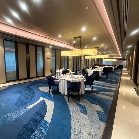 Marco Polo Plaza Cebu Hotel Exterior foto The interior of the hotel