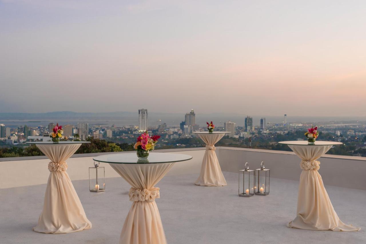 Marco Polo Plaza Cebu Hotel Exterior foto The View