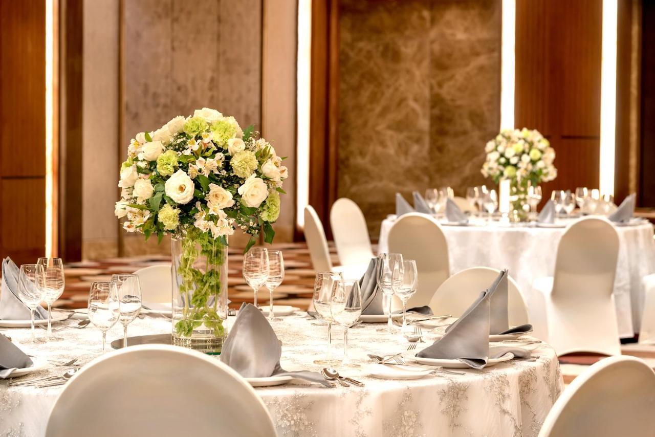 Marco Polo Plaza Cebu Hotel Exterior foto The ballroom at the hotel