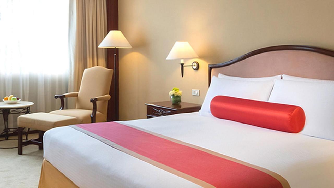 Marco Polo Plaza Cebu Hotel Exterior foto A guest room at the hotel