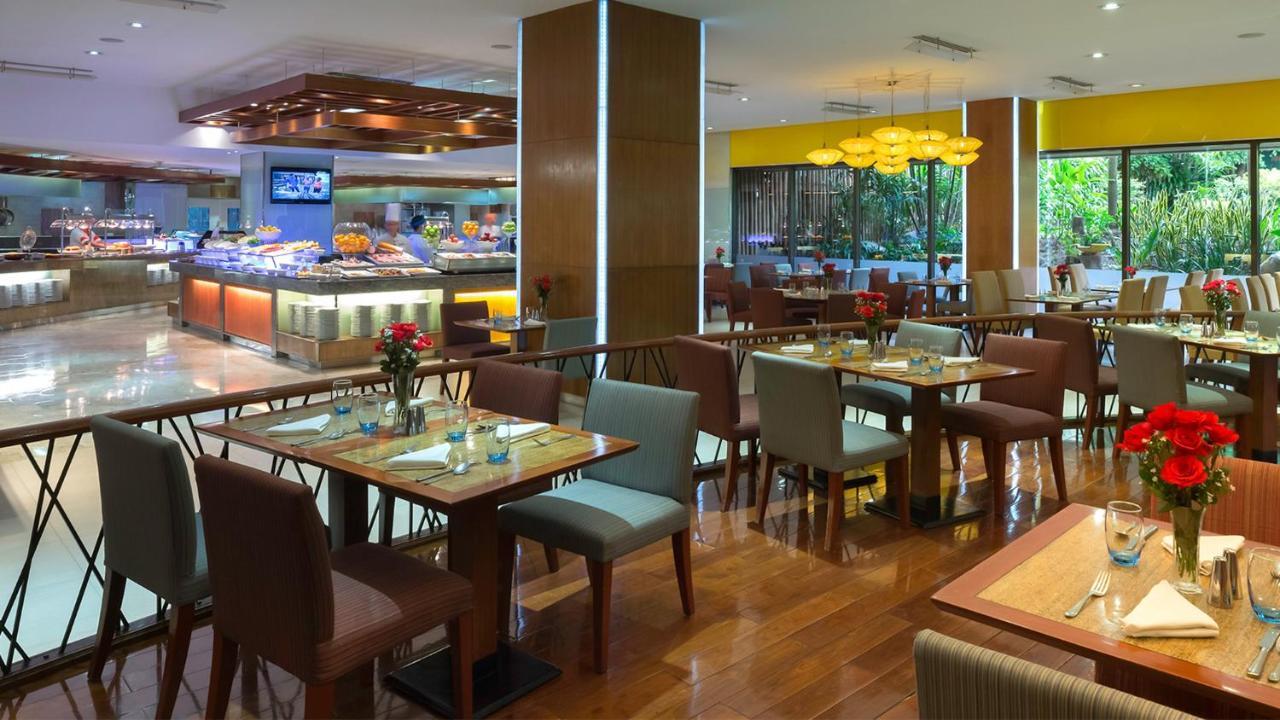 Marco Polo Plaza Cebu Hotel Exterior foto The Garden Grill