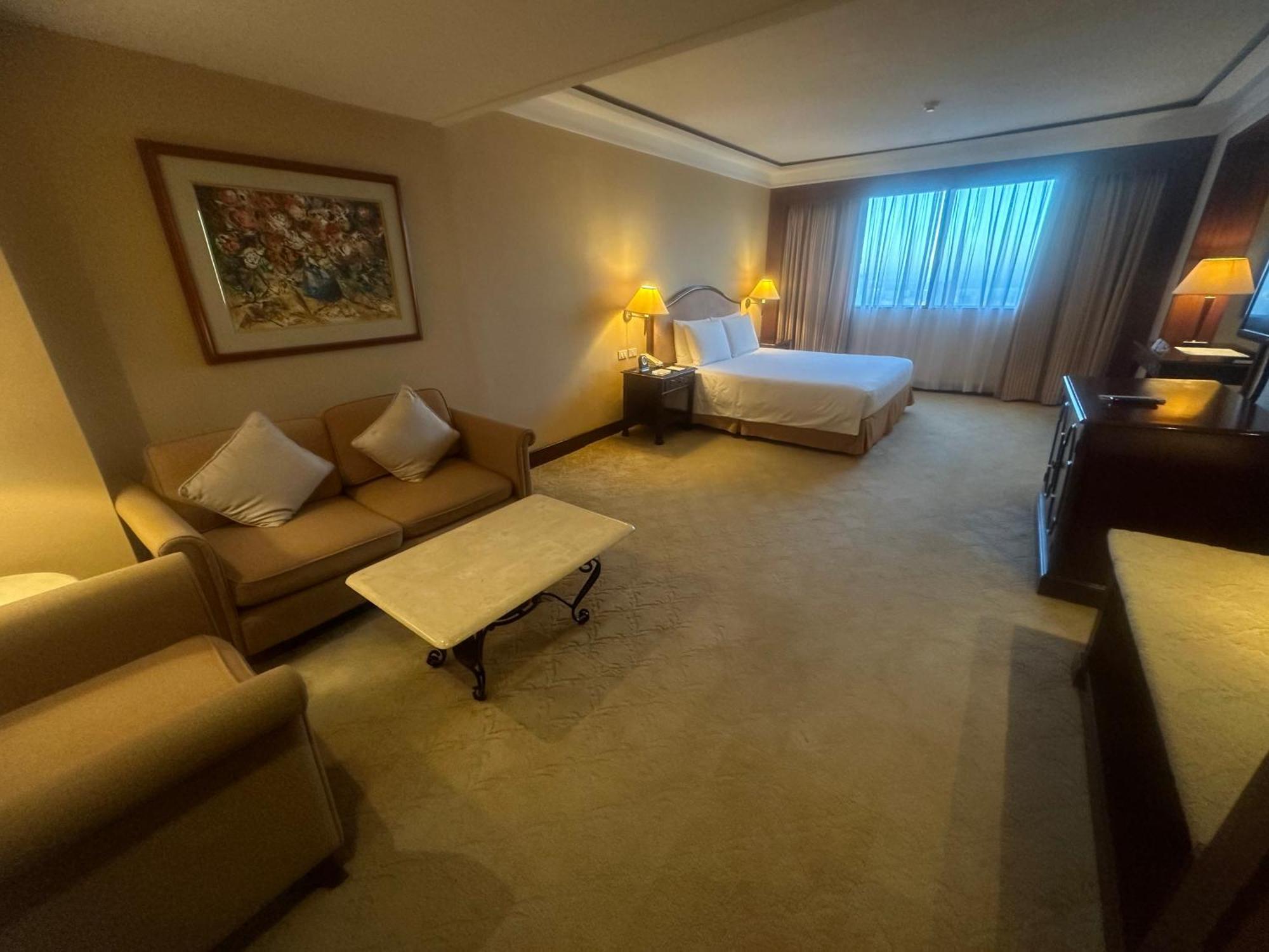 Marco Polo Plaza Cebu Hotel Exterior foto A suite at the hotel
